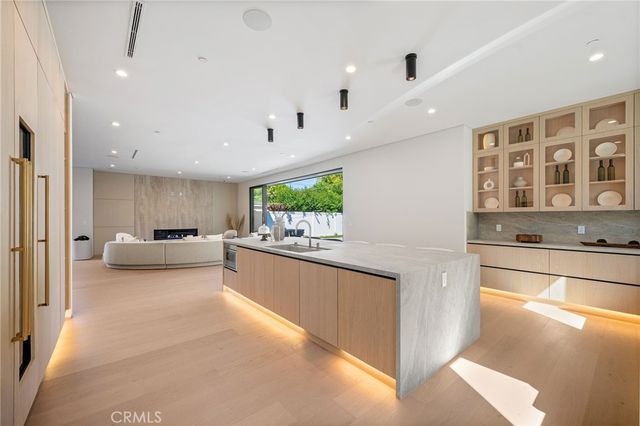 16728 Morrison Street, Encino, CA 91436