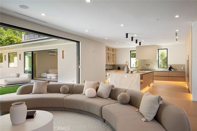 16728 Morrison Street, Encino, CA 91436