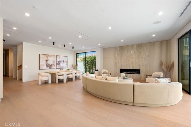 16728 Morrison Street, Encino, CA 91436