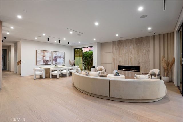 16728 Morrison Street, Encino, CA 91436