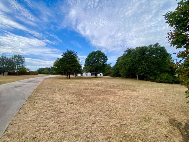 4855 Woodlawn Road, Sherman, TX 75090
