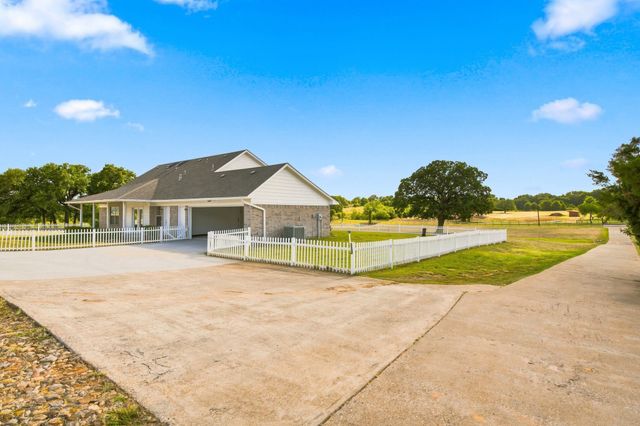 156 La Arroya Drive, Weatherford, TX 76088
