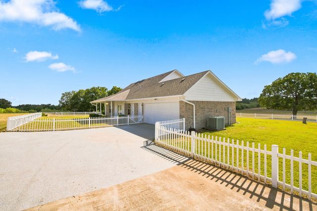 156 La Arroya Drive, Weatherford, TX 76088