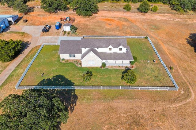 156 La Arroya Drive, Weatherford, TX 76088