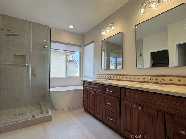 39 Eaglecreek, Irvine, CA 92618
