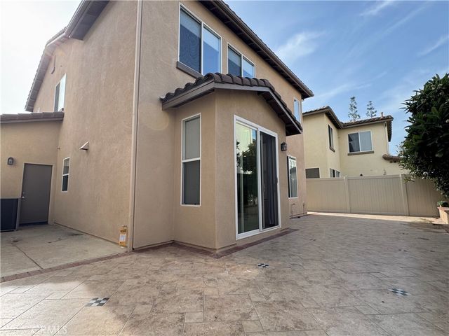 39 Eaglecreek, Irvine, CA 92618