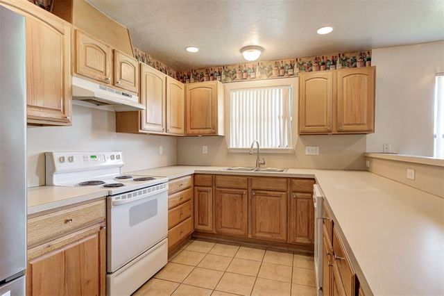 1925 N McKinley Avenue, Oklahoma City, OK 73106