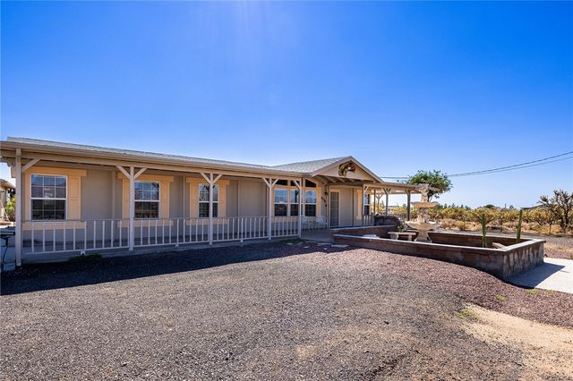 4206 N Cordes Road, Golden Valley, AZ 86413