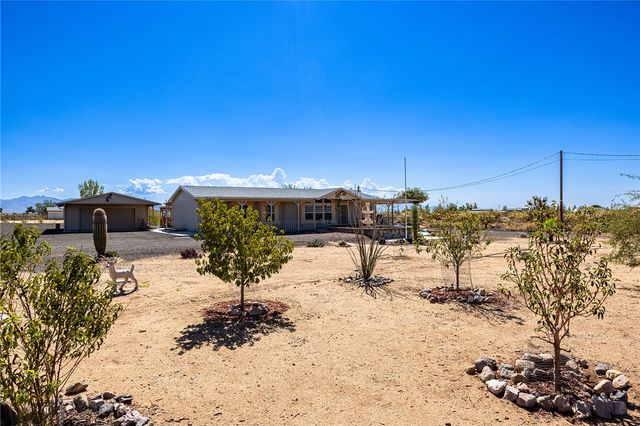 4206 N Cordes Road, Golden Valley, AZ 86413
