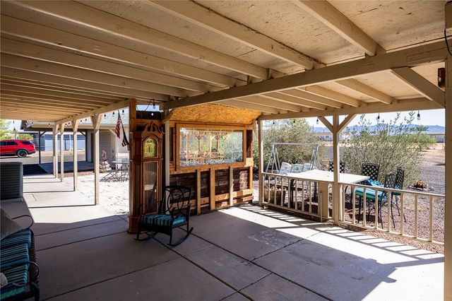 4206 N Cordes Road, Golden Valley, AZ 86413