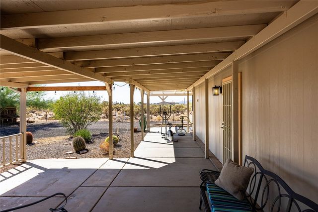 4206 N Cordes Road, Golden Valley, AZ 86413