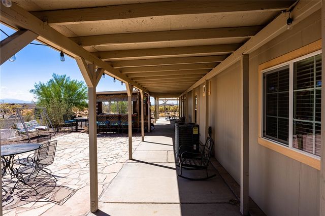 4206 N Cordes Road, Golden Valley, AZ 86413