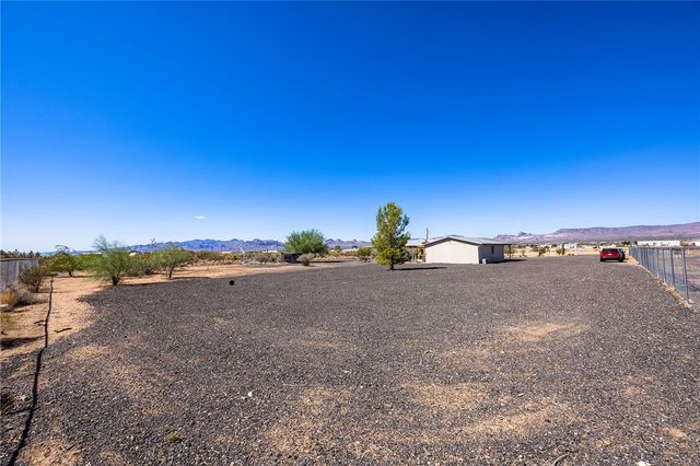 4206 N Cordes Road, Golden Valley, AZ 86413