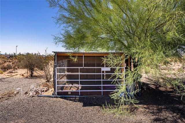 4206 N Cordes Road, Golden Valley, AZ 86413