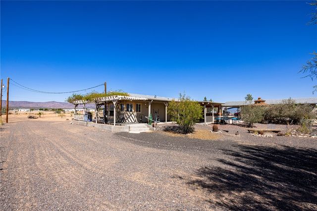 4206 N Cordes Road, Golden Valley, AZ 86413