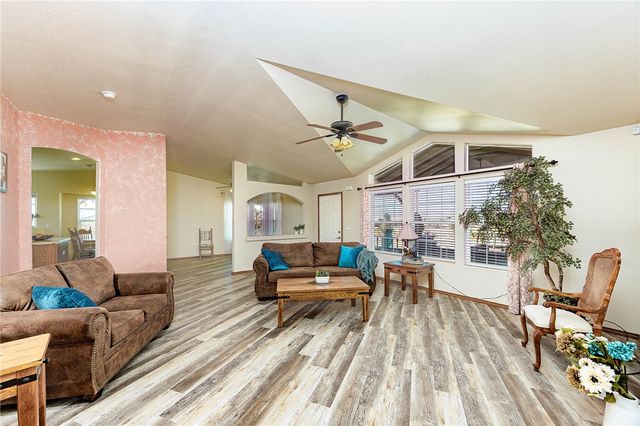 4206 N Cordes Road, Golden Valley, AZ 86413