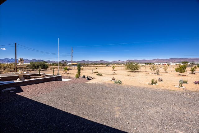4206 N Cordes Road, Golden Valley, AZ 86413