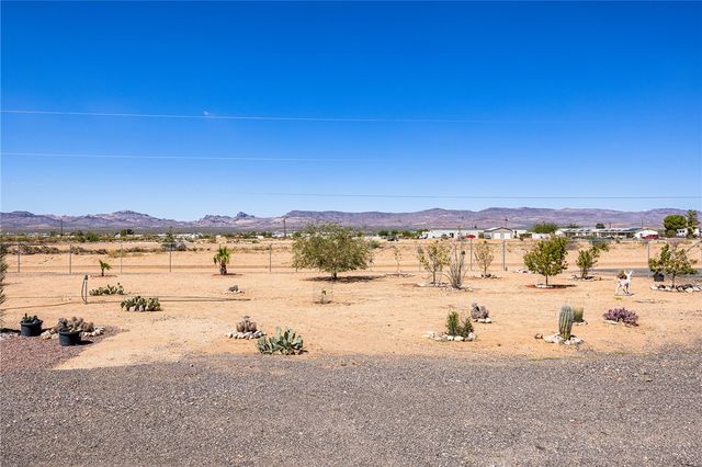 4206 N Cordes Road, Golden Valley, AZ 86413