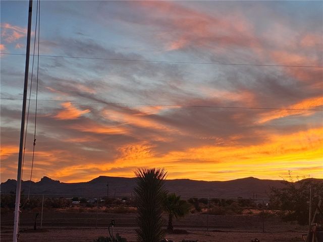 4206 N Cordes Road, Golden Valley, AZ 86413