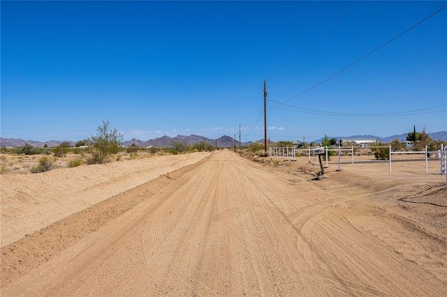 4206 N Cordes Road, Golden Valley, AZ 86413