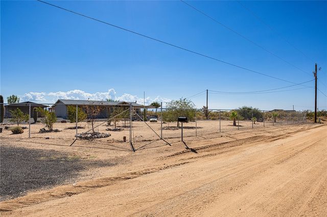 4206 N Cordes Road, Golden Valley, AZ 86413