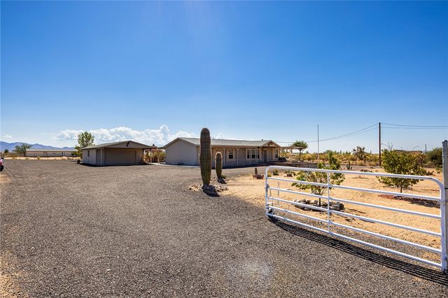 4206 N Cordes Road, Golden Valley, AZ 86413