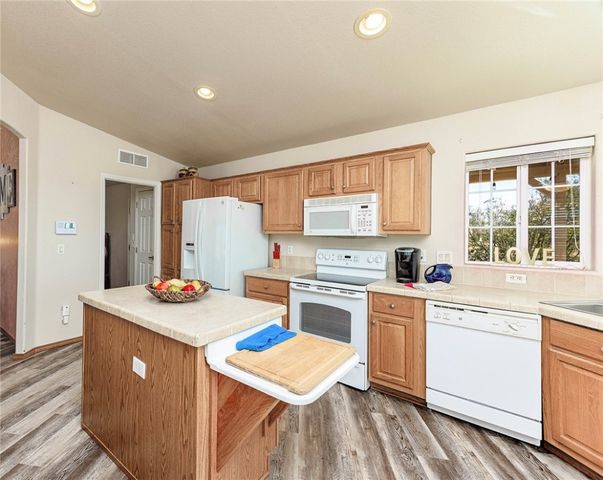 4206 N Cordes Road, Golden Valley, AZ 86413