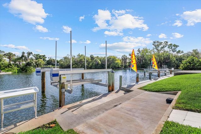 813 IDLEWILD WAY, Sarasota, FL 34242