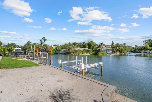 813 IDLEWILD WAY, Sarasota, FL 34242