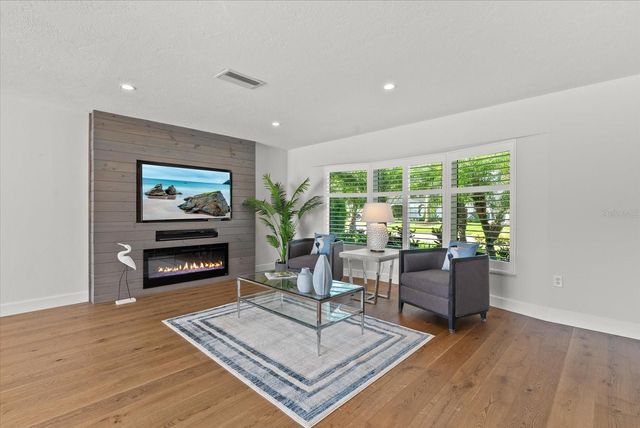 813 IDLEWILD WAY, Sarasota, FL 34242