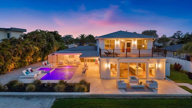 813 IDLEWILD WAY, Sarasota, FL 34242