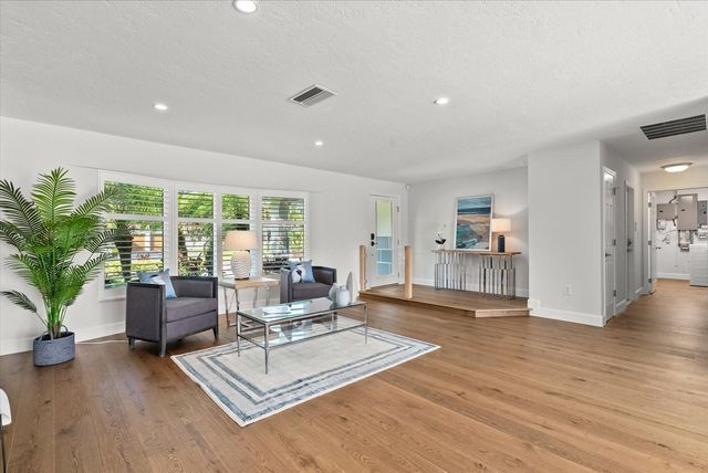 813 IDLEWILD WAY, Sarasota, FL 34242