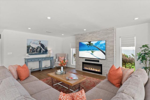 813 IDLEWILD WAY, Sarasota, FL 34242
