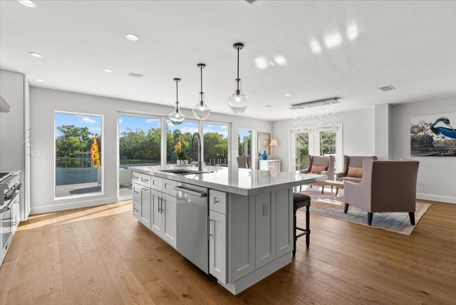 813 IDLEWILD WAY, Sarasota, FL 34242