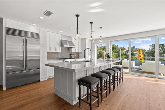 813 IDLEWILD WAY, Sarasota, FL 34242