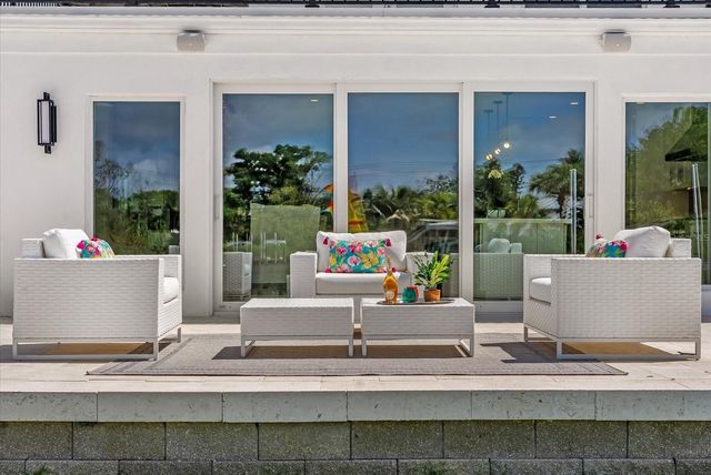 813 IDLEWILD WAY, Sarasota, FL 34242