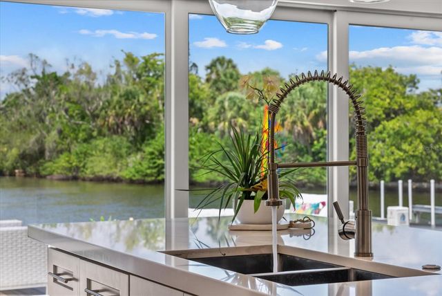 813 IDLEWILD WAY, Sarasota, FL 34242