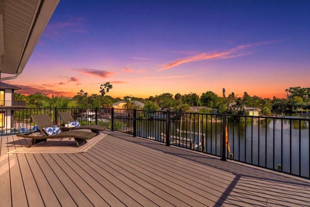 813 IDLEWILD WAY, Sarasota, FL 34242