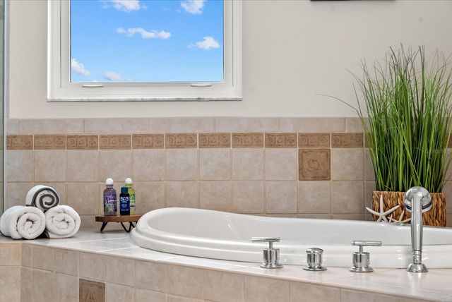 813 IDLEWILD WAY, Sarasota, FL 34242