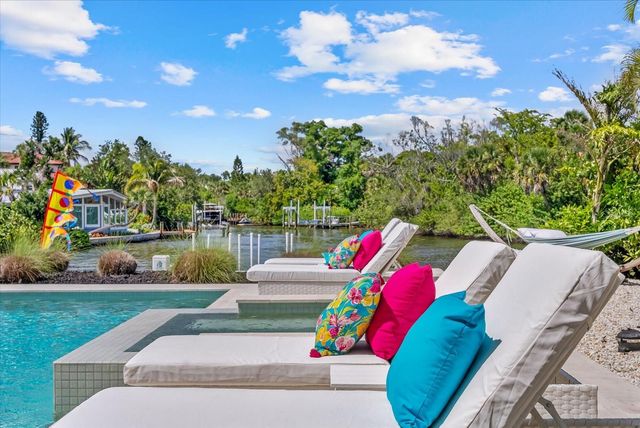 813 IDLEWILD WAY, Sarasota, FL 34242