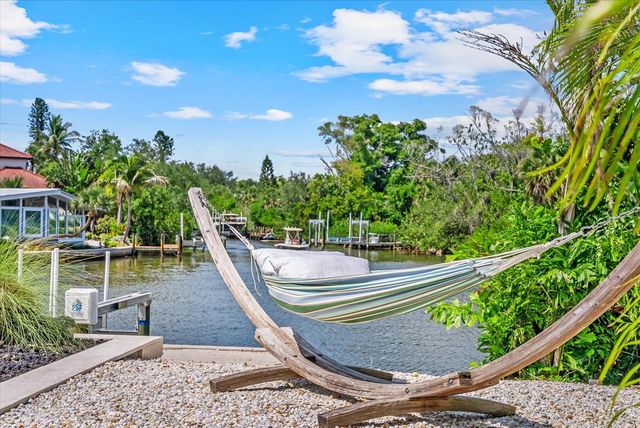 813 IDLEWILD WAY, Sarasota, FL 34242