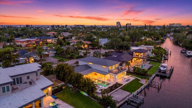 813 IDLEWILD WAY, Sarasota, FL 34242