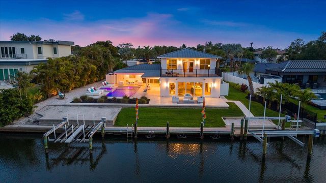 813 IDLEWILD WAY, Sarasota, FL 34242