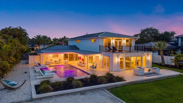 813 IDLEWILD WAY, Sarasota, FL 34242