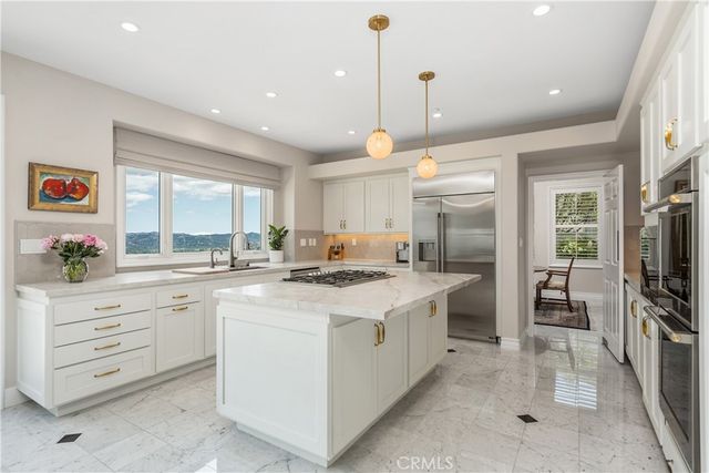 24918 Vista Verenda, Woodland Hills, CA 91367