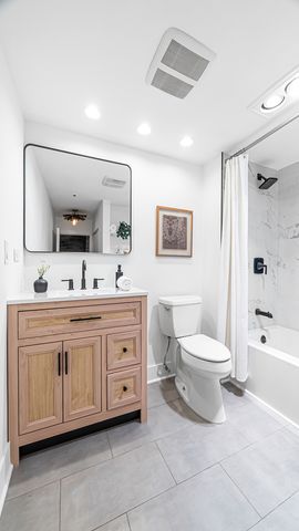 400 S Green Street 218, Chicago, IL 60607