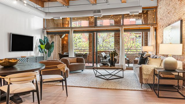 400 S Green Street 218, Chicago, IL 60607