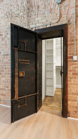 400 S Green Street 218, Chicago, IL 60607