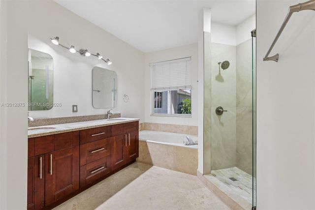 1290 Camellia Ln, Weston, FL 33326