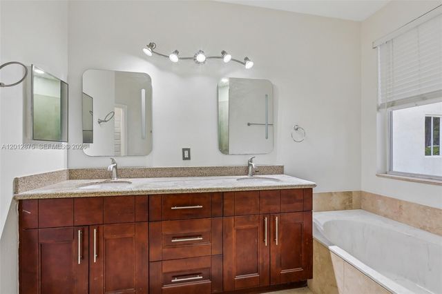 1290 Camellia Ln, Weston, FL 33326